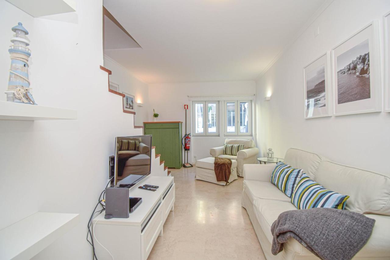 Central Family Apartment - 60 M From The Beach Кашкайш Экстерьер фото