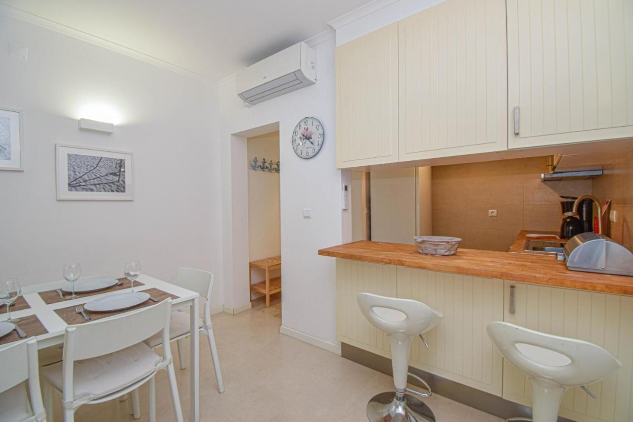 Central Family Apartment - 60 M From The Beach Кашкайш Экстерьер фото