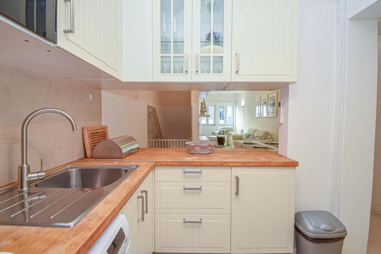 Central Family Apartment - 60 M From The Beach Кашкайш Экстерьер фото