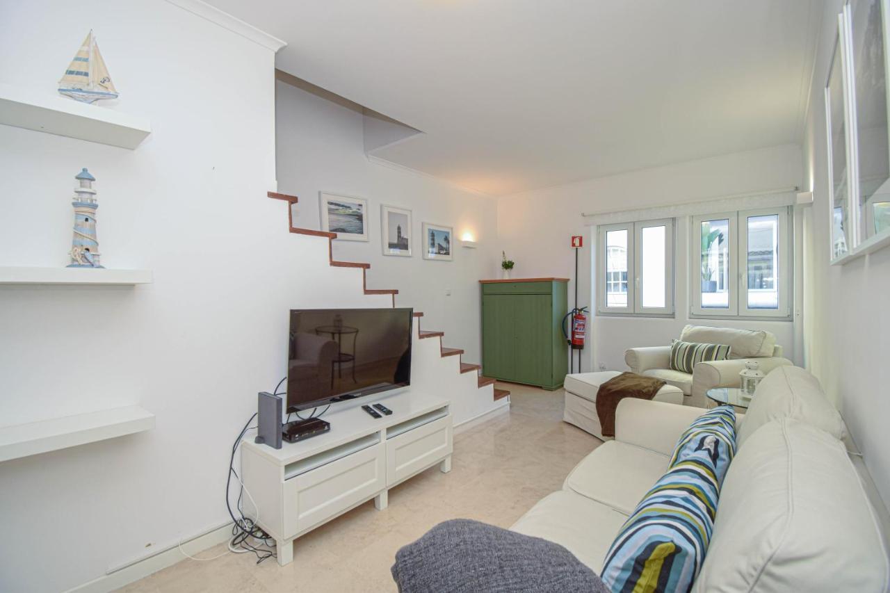 Central Family Apartment - 60 M From The Beach Кашкайш Экстерьер фото